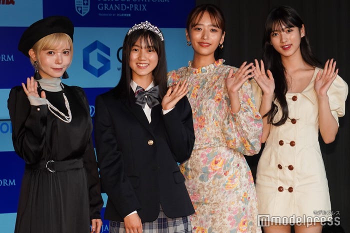 (左から)益若つばさ、山本梨愛さん、近藤千尋、田中杏奈 (C)モデルプレス