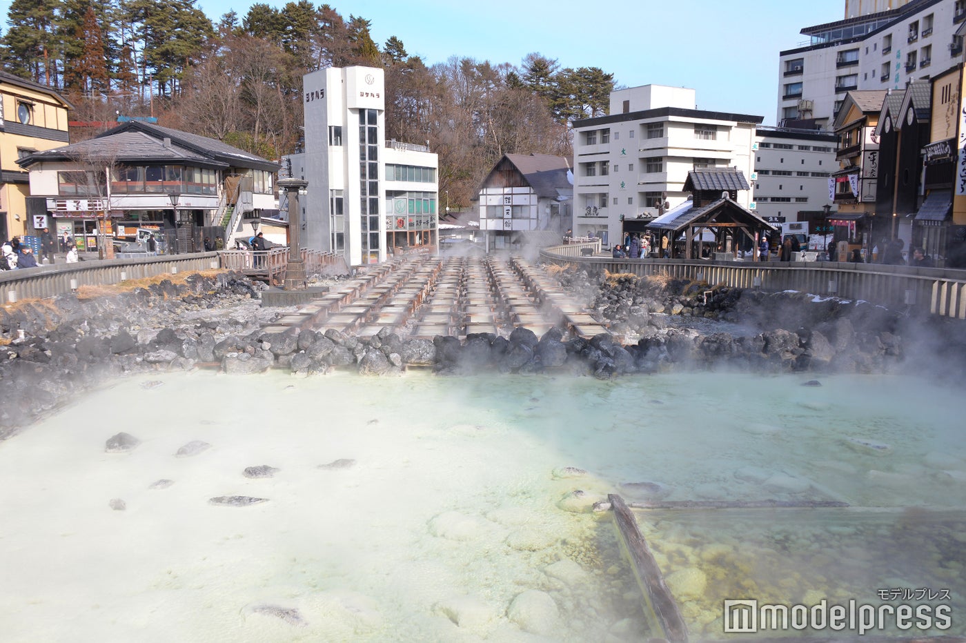 湯畑（C）モデルプレス