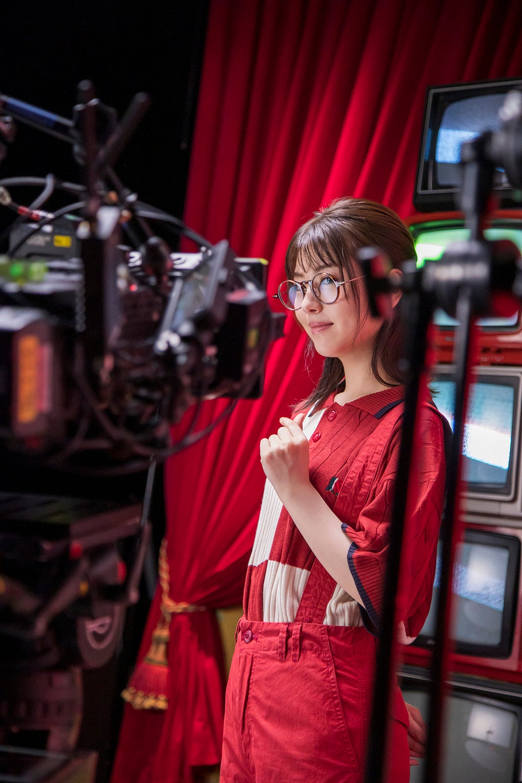 浜辺美波／新WEB動画メイキングより（提供写真）