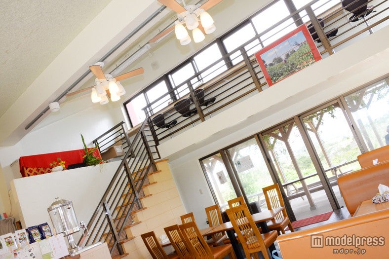 ゆっくりくつろげる落ち着いた店内