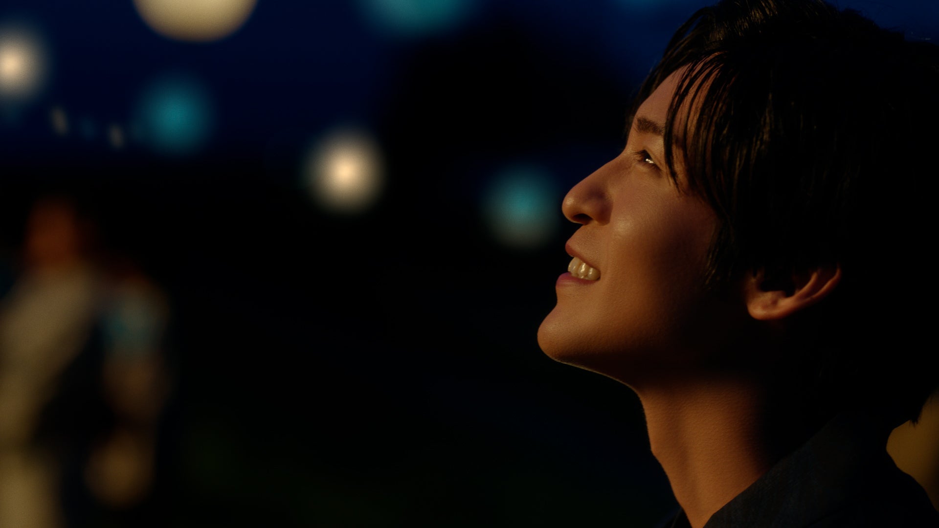 Snow Man目黒蓮、新CMでビール乾杯 花火師への取材も - モデルプレス