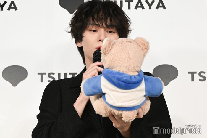 名前を考える山下幸輝(C)モデルプレス