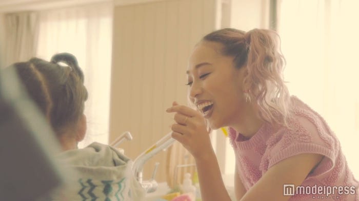 「あなたの側に feat. 仲宗根泉(HY)」MVより