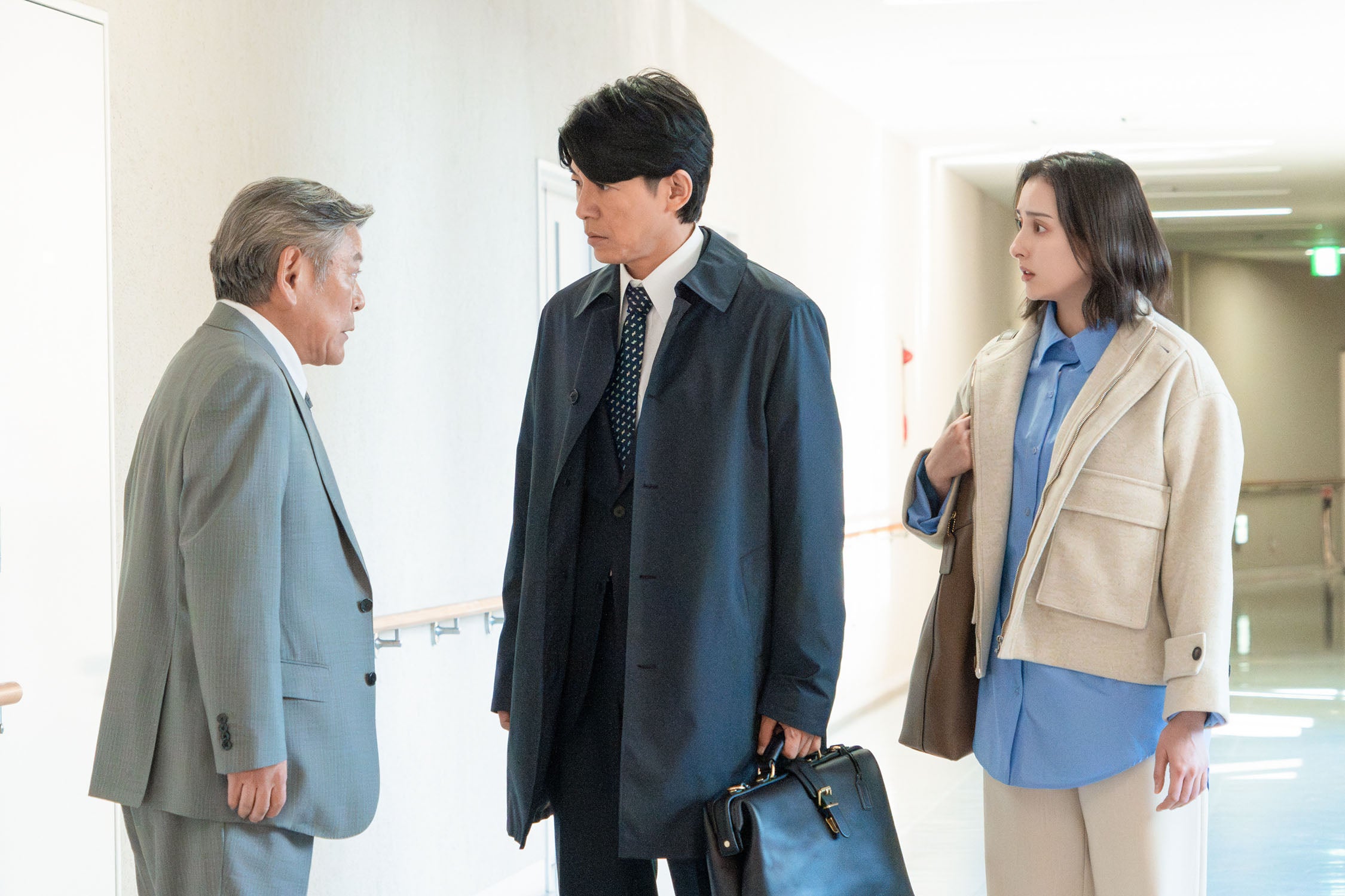 おかやまはじめ、藤木直人、早見あかり「D＆D 〜医者と刑事の捜査線〜」最終話（C）「Ｄ＆Ｄ ～医者と刑事の捜査線～」製作委員会