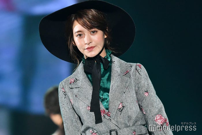 野崎萌香 (C)モデルプレス