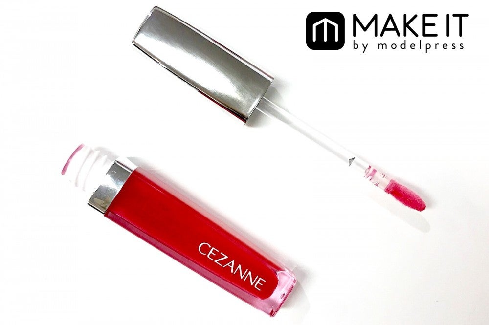 【セザンヌ】「ジェルグロスリップ“03レッド”」 (C)メイクイット