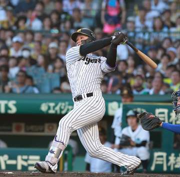 阪神 森下が2打席連続の勝ち越しソロ 2試合ぶり先発出場で存在感 3試合連続で沈黙の打線が一気に爆発
