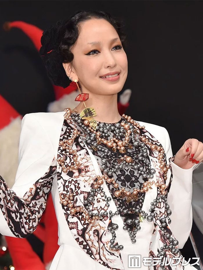 再婚の中島美嘉、インドネシア旅行へ シルエット2ショットに注目集まる「旦那さんと？」「キュンキュンする」