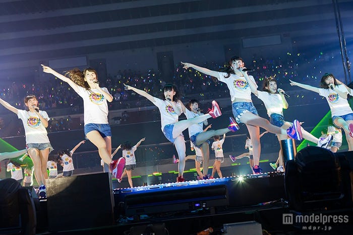 アリーナツアー「NMB48 Arena Tour 2015~遠くにいても~」の様子(C)NMB48