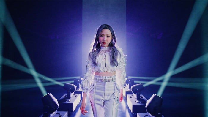 AKB48「元カレです」MVより(C)AKB48/キングレコード