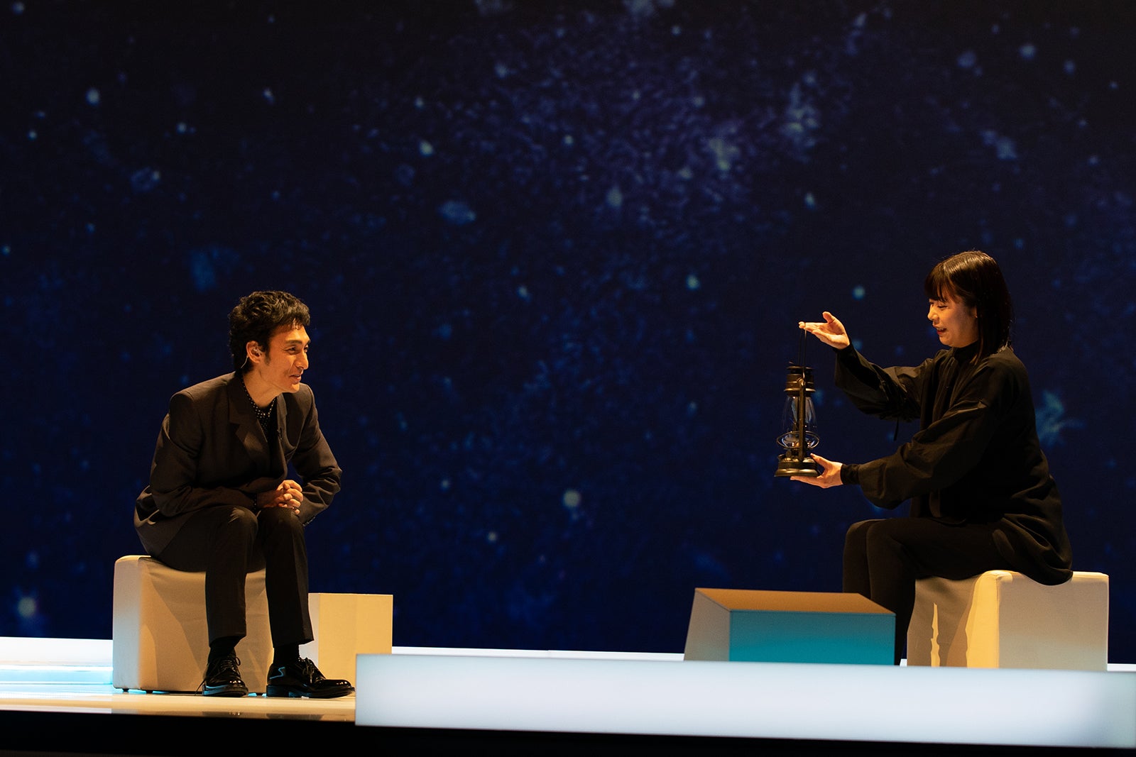 （左）草なぎ剛（C）NHK