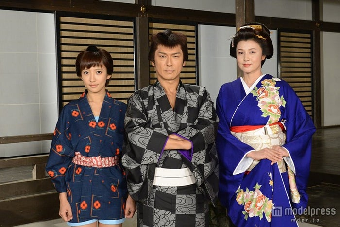 藤原紀香 艶やか着物姿で初挑戦に かなり苦労しました モデルプレス 藤原紀香 艶やか着物姿で初挑戦に かなり苦労しました モデルプレス
