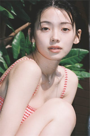南琴奈、20歳の節目に写真集『水光 Mizu no Hikari』発売決定 タイで切り取った“今”の輝き