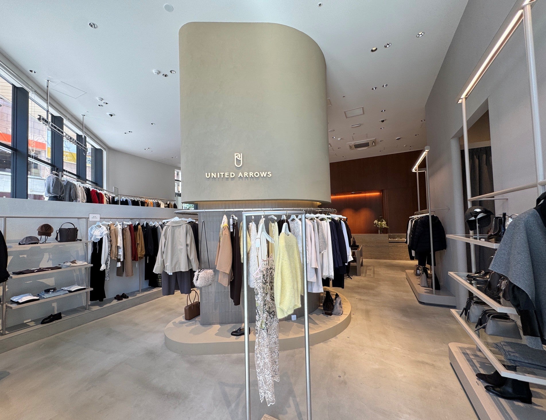 ユナイテッドアローズ、自由が丘にウィメンズ単独店 地元客に応える品揃え