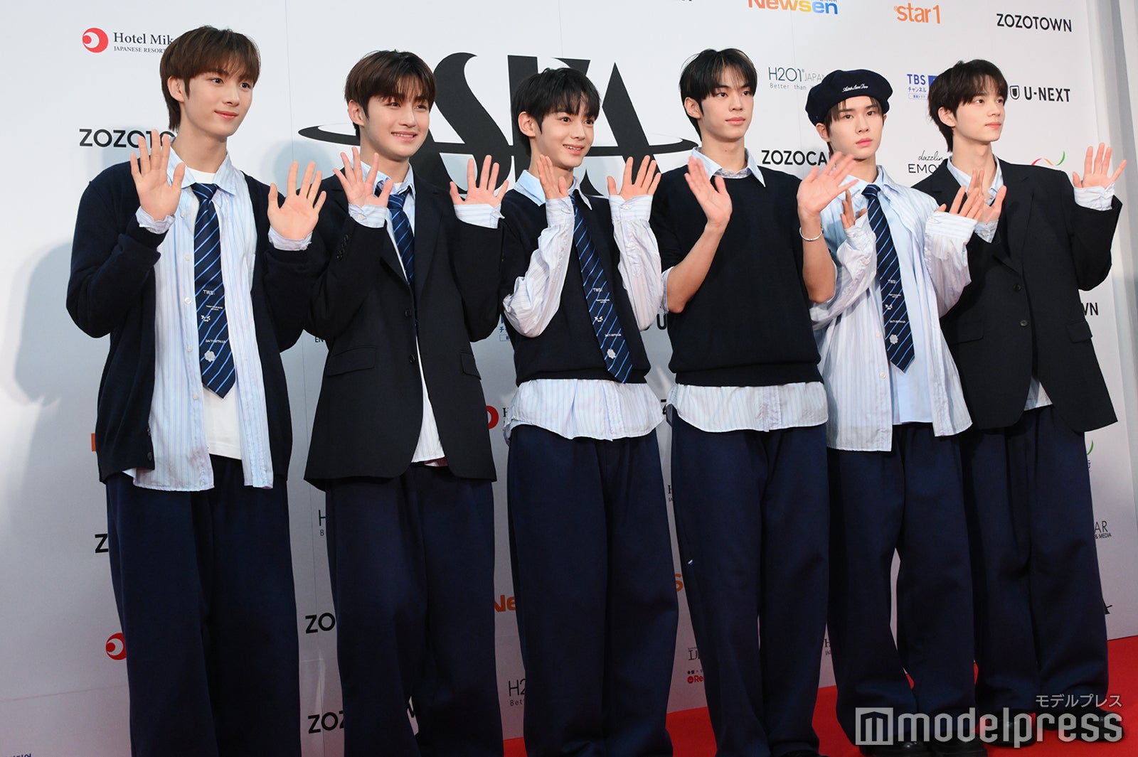 TWS（左から）YOUNGJAE、JIHOON、HANJIN、DOHOON、KYUNGMIN、SHINYU（C）モデルプレス