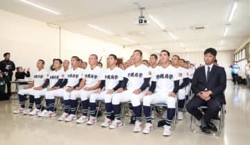 沖縄尚学で異例の光景 32校目の呼び上げに微動だにせず 神宮枠でセンバツ出場の昨夏甲子園王者「挑戦者の気持ちで」