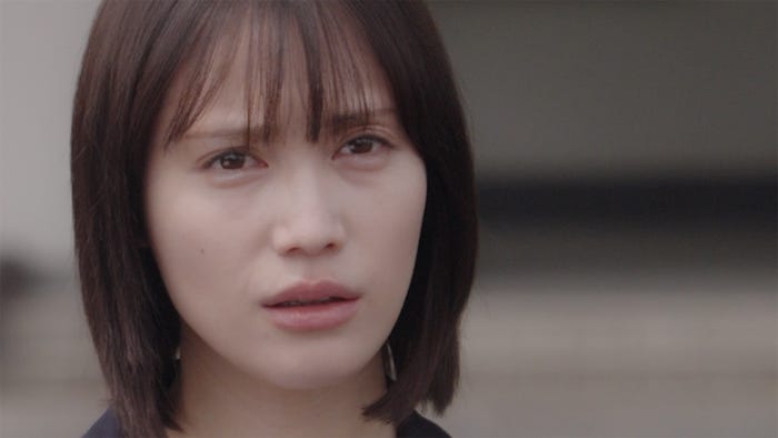 中村ゆりか「#裏アカ教師」(C)ytvメディアデザイン