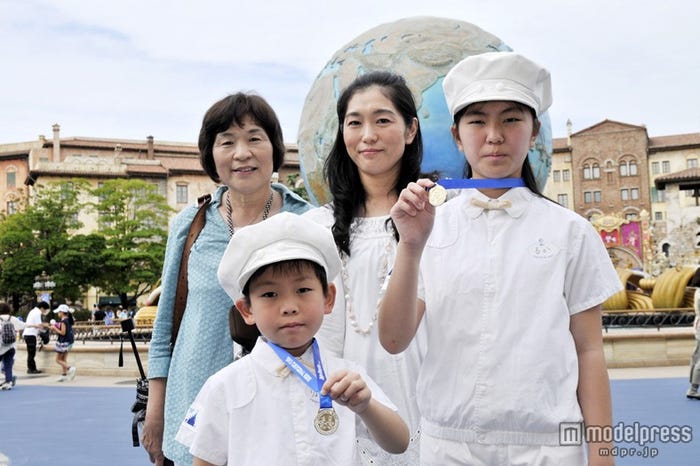 村瀬瑠花ちゃん&諒馬くんファミリー/「カストーディアル・キッズ!」(C)Disney