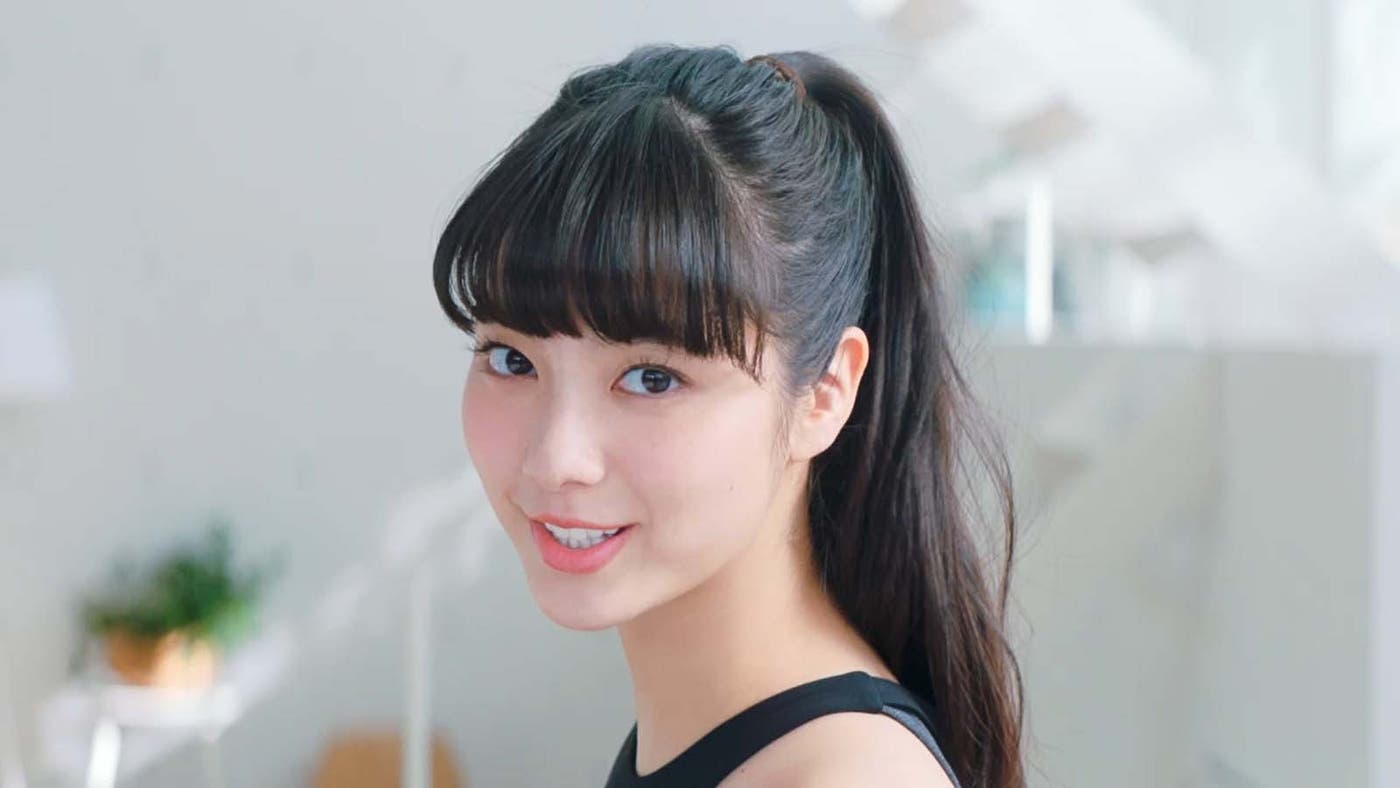 新川優愛のようなスタイルに近づいて自信をつけて/CM動画より