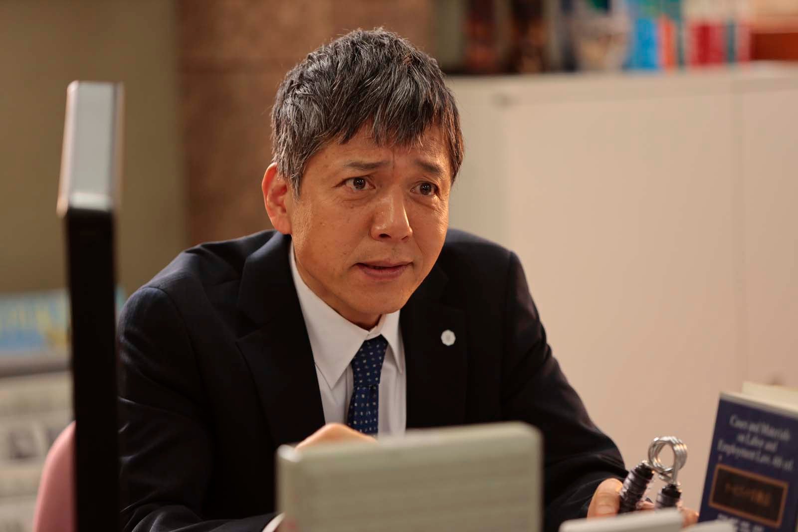 勝村政信「シッコウ！！～犬と私と執行官～」第1話より（C）テレビ朝日