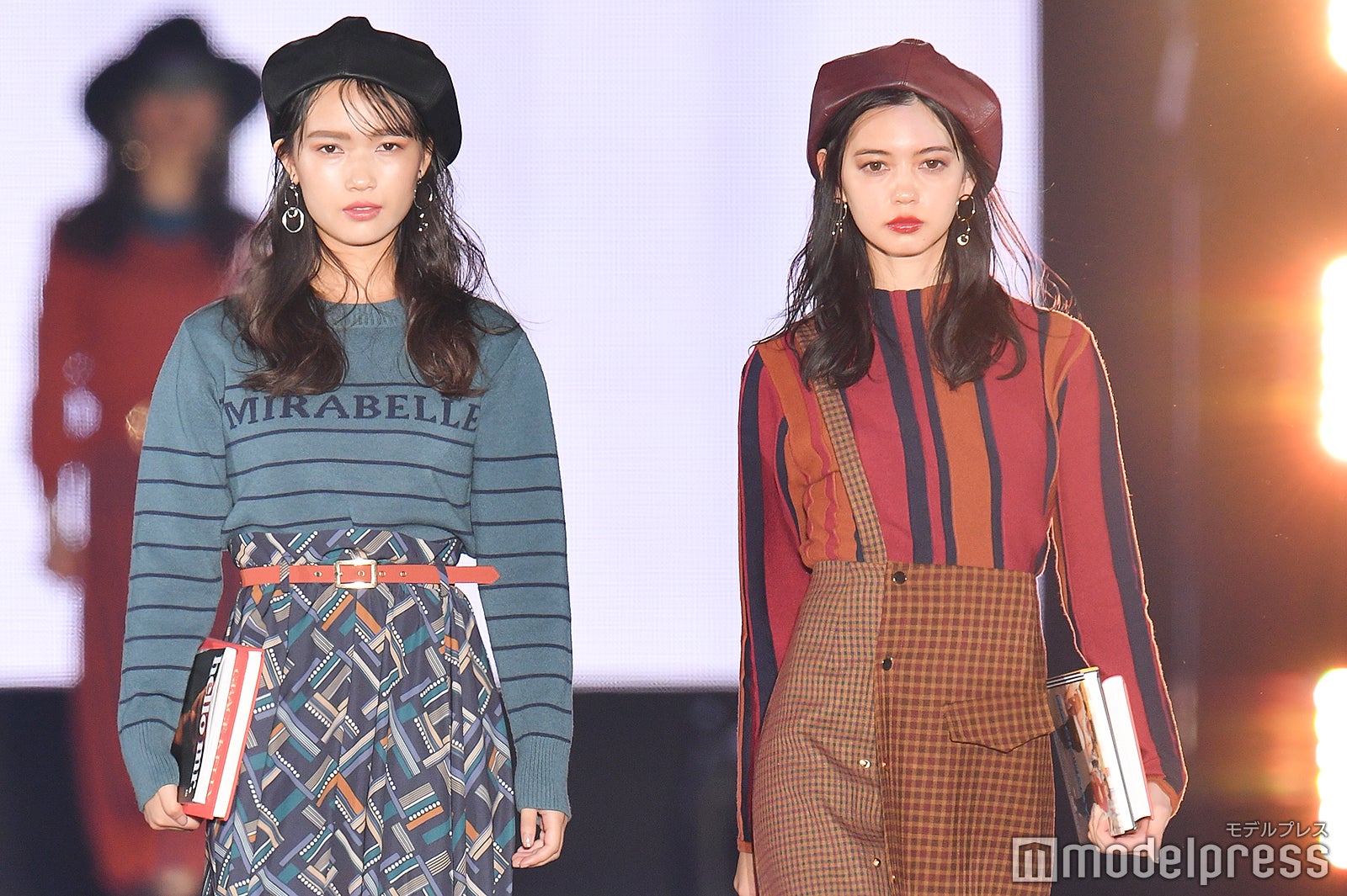 愛花、メドウズ舞良（C）モデルプレス