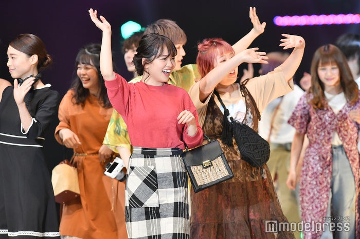 札幌コレクション19 写真特集300枚超 Emma E Girls楓 乃木坂46堀未央奈 日向坂46加藤史帆ら豪華ランウェイに人気youtuberも Exile Atsushiがサプライズで沸かす モデルプレス