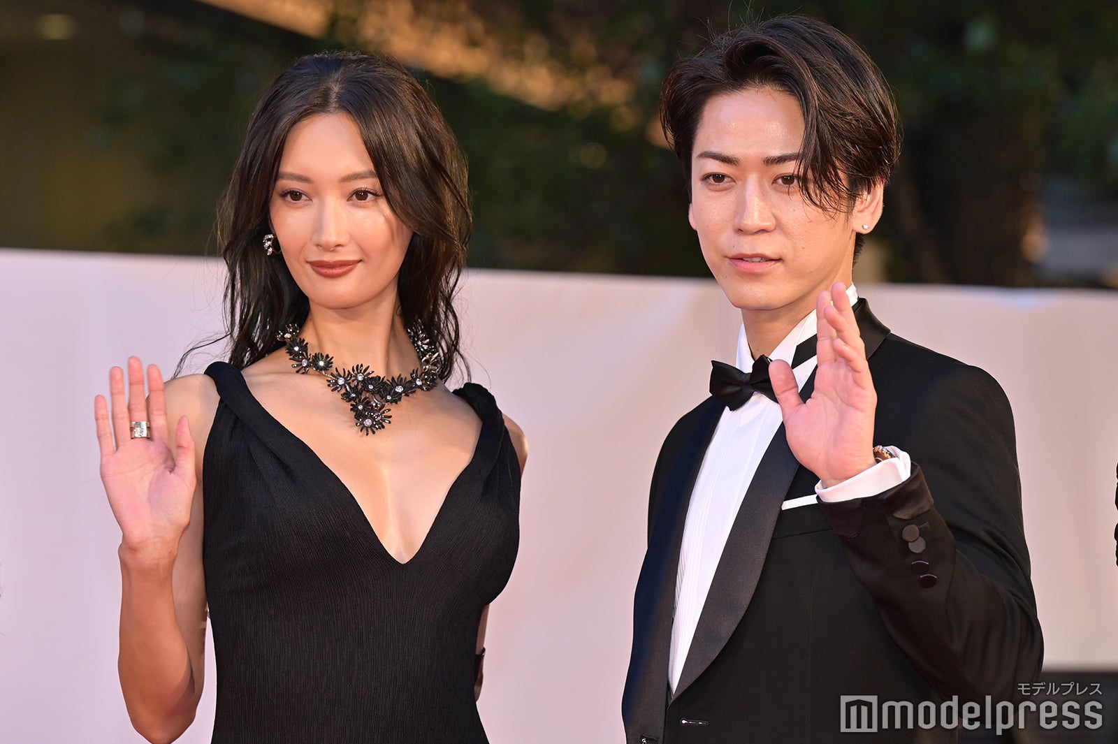 菜々緒、亀梨和也（C）モデルプレス