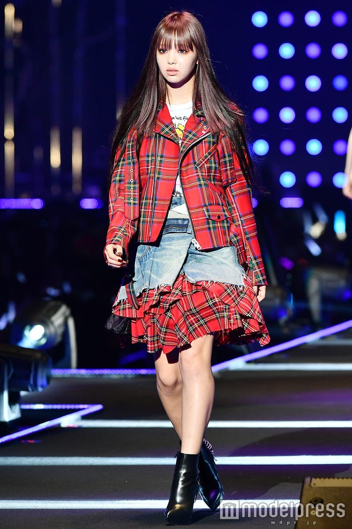 藤田ニコル ローラ 水原希子と3ショット イメージ一新で モデルにこるん の 振り幅がすごい と話題 モデルプレス 藤田ニコル ローラ 水原希子と3ショット イメージ一新で モデルにこるん の 振り幅がすごい と話題 モデルプレス