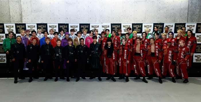 (前列左から)GENERATIONS/関口メンディー、中務裕太、小森隼、佐野玲於、白濱亜嵐、数原龍友、片寄涼太、THE RAMPAGE/川村壱馬、吉野北人、RIKU、陣 、LIKIYA、山本彰吾、(中列左から)FANTASTICS/木村慧人、堀夏喜、瀬口黎弥、澤本夏輝、佐藤大樹、世界、中島颯太、八木勇征、THE RAMPAGE/後藤拓磨 武知海青、岩谷翔吾、長谷川慎、神谷健太、藤原樹、浦川翔平、与那嶺瑠唯、鈴木昴秀、龍、(後列左から)BALLISTIK BOYZ/奥田力也、松井利樹、深堀未来、海沼流星、加納嘉将、日高竜太、砂田将宏、PSYCHIC FEVER/小波津志、半田龍臣、渡邉廉、中西椋雅、WEESA、JIMMY、剣(提供写真)