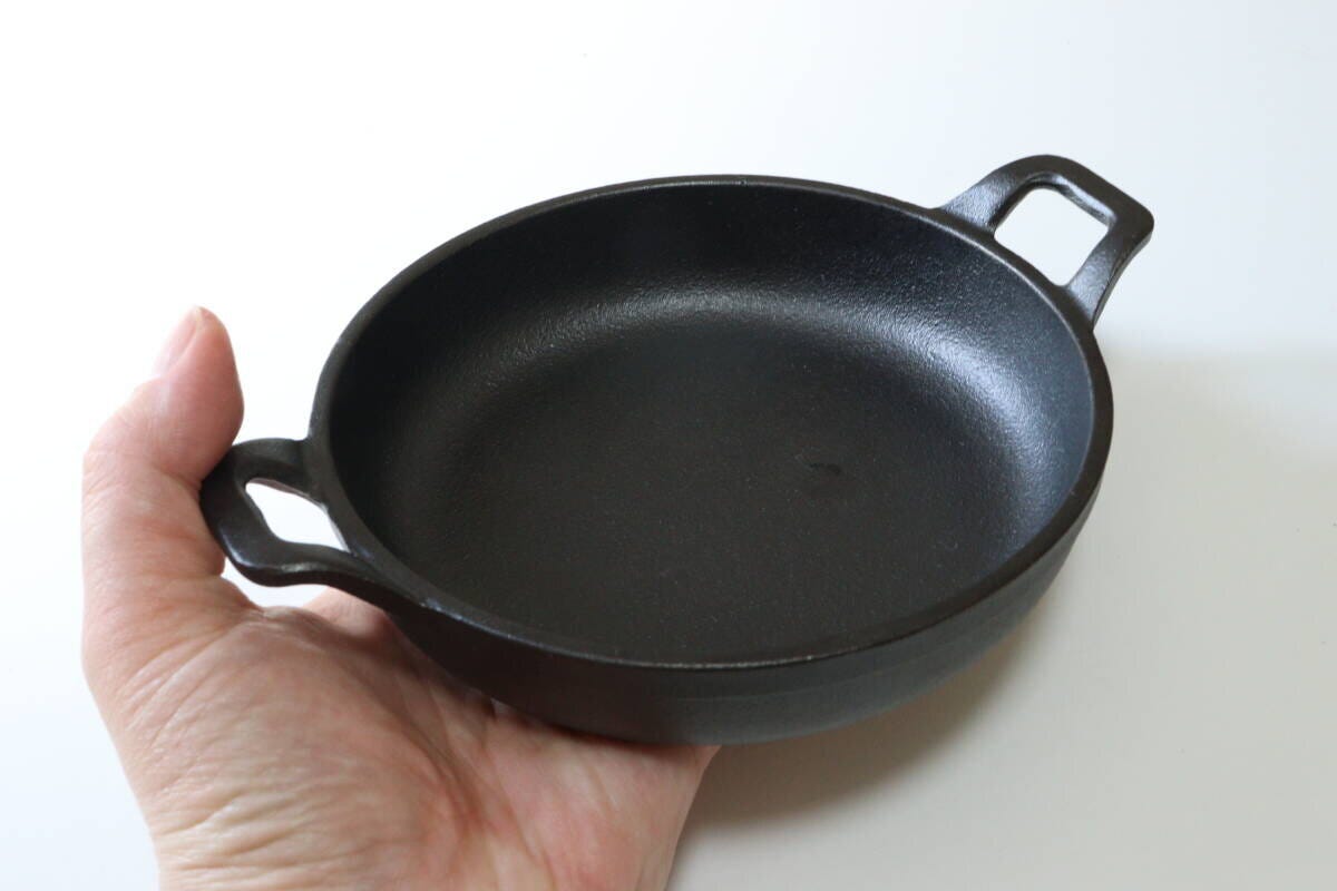 取っ手付鋳物プレート(ラウンド) サイズ感 取っ手付鋳物プレート(ラウンド) サイズ感