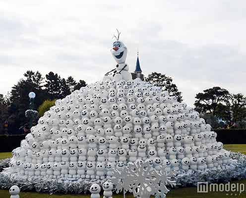 ディズニーランド、パーク中が“スノーギース”だらけ!賑やかなデコレーションに<写真特集>