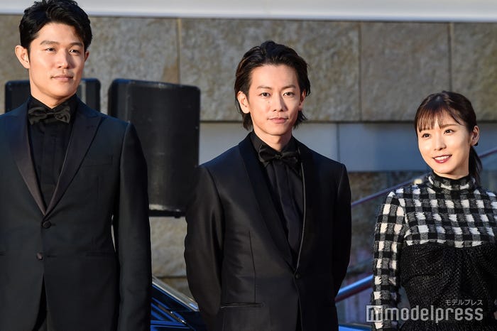 鈴木亮平、佐藤健、松岡茉優(C)モデルプレス