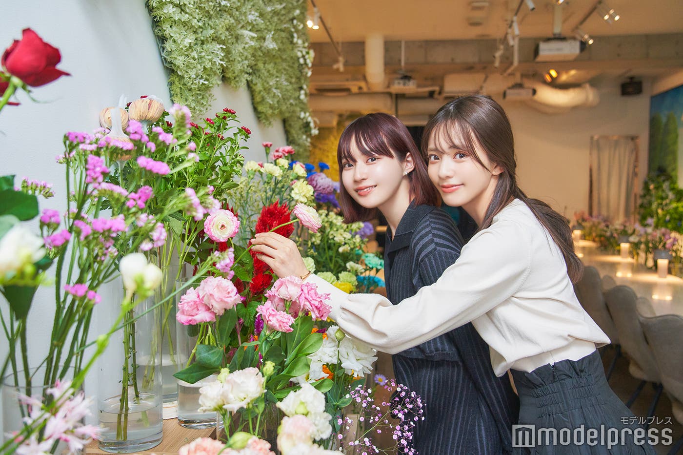 (左から)山崎江莉、藤田みりあ(C)モデルプレス