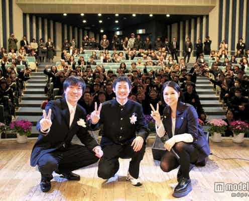 AI、被災地の中学校でサプライズライブ 1通の手紙で実現