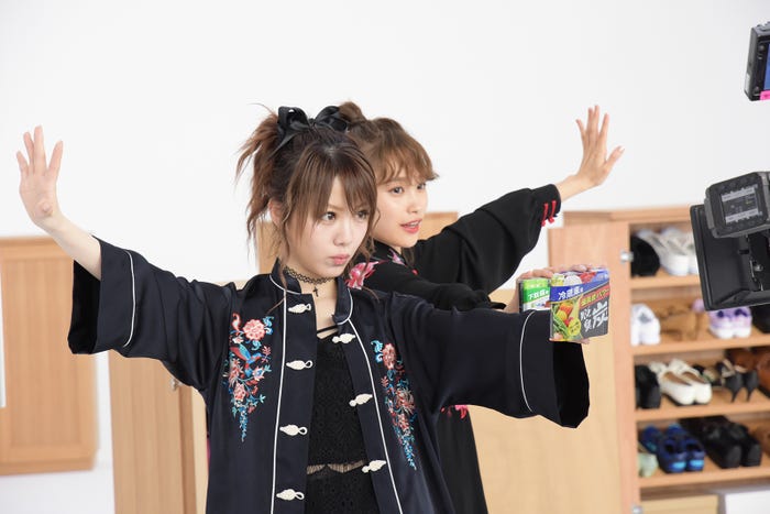 (左から)田中れいな、高橋愛(提供画像)