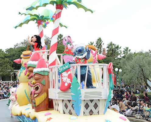 ディズニー“サンタスティッチ”がお届け!常夏のクリスマスを楽しもう