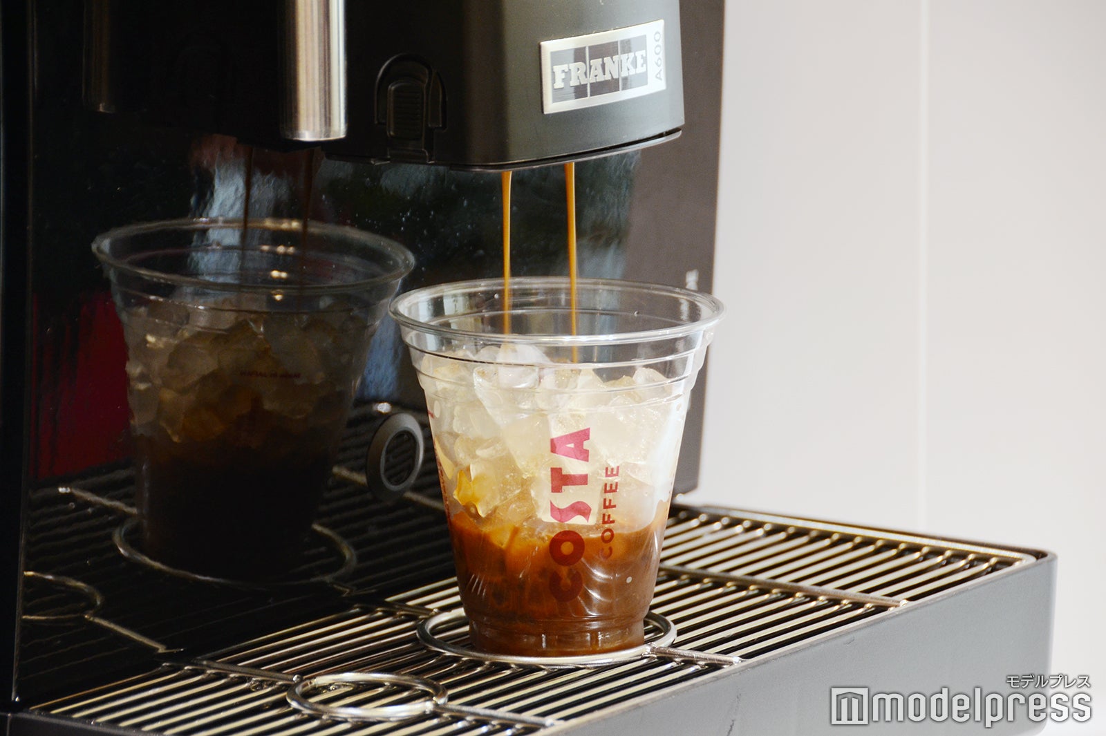 VIP ラウンジ（C）モデルプレス