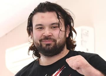 ウルフ・アロンが「No.1の神解説」「プロレスやってる場合じゃねーだろ」「五輪で解説して」モニタリングで角田夏実を解説 視聴者大絶賛