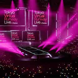「Tokyo Virtual Runway Live by GirlsAward」ステージの様子（C）Tokyo Virtual Runway Live by GirlsAward©︎AbemaTV, Inc.