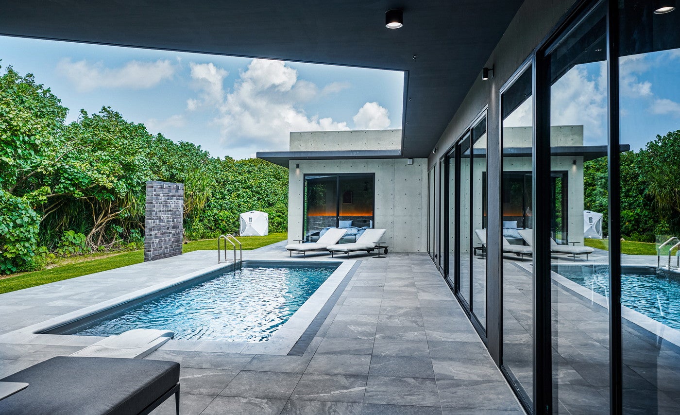 沖縄石垣島に貸切別荘「ヴィラ エル シエロ」プール付き＆ビーチまで徒歩30秒