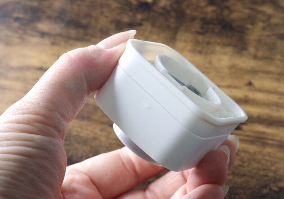 よくぞやってくれた！「もっと幅広い使い方ができる！」上下が取り外せる凄い100均文具