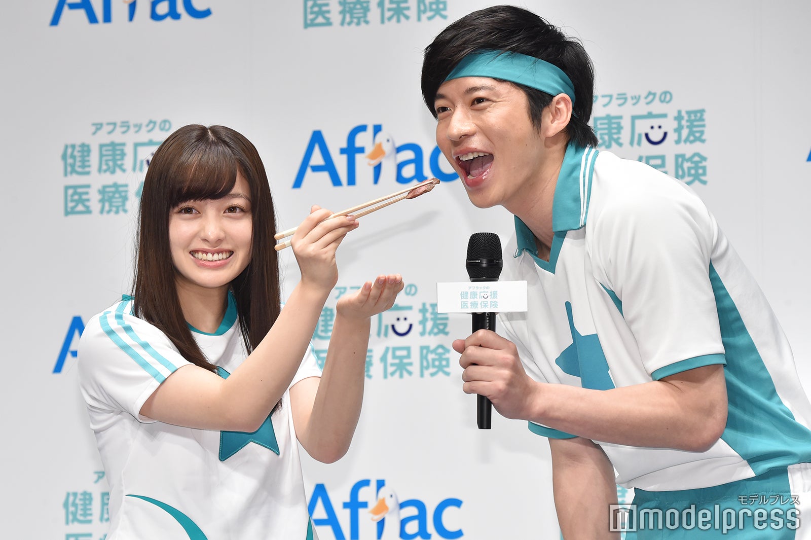 田中圭、橋本環奈から“あ～ん”のご褒美に照れ笑い