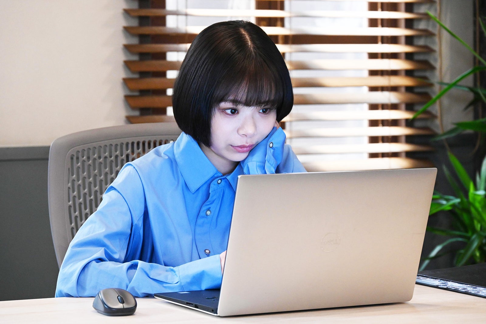 趣里「モンスター」第1話（C）カンテレ