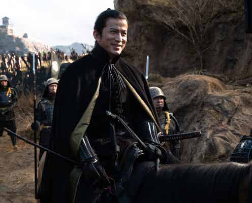 岡田准一、家来率いて戦モード「どうする家康」織田信長の扮装写真公開