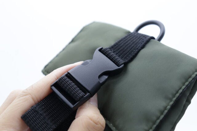 中わたスクエアマルチポーチ　バックル