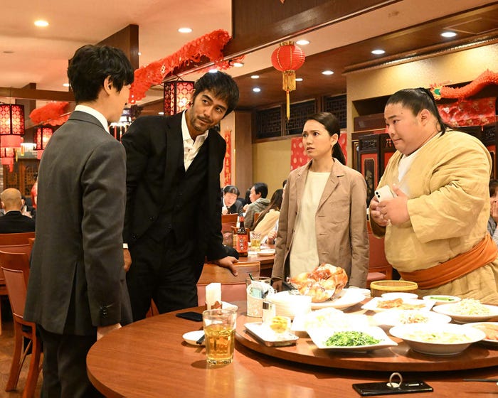 堺雅人、阿部寛、二階堂ふみ、富栄ドラム「VIVANT」第5話より(C)TBS