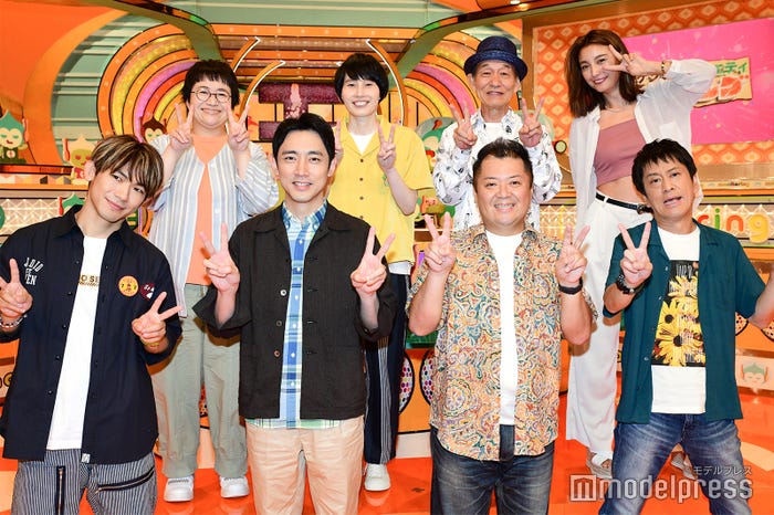 (前列左から)NAOTO、小泉孝太郎、小杉竜一、吉田敬(後列左から)近藤春菜、箕輪はるか、笹野高史、木下優樹菜(C)モデルプレス