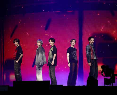 TOMORROW X TOGETHER、2年連続トリで圧倒 “全方位巻き込む”プロステージ【Weverse Con Festival】