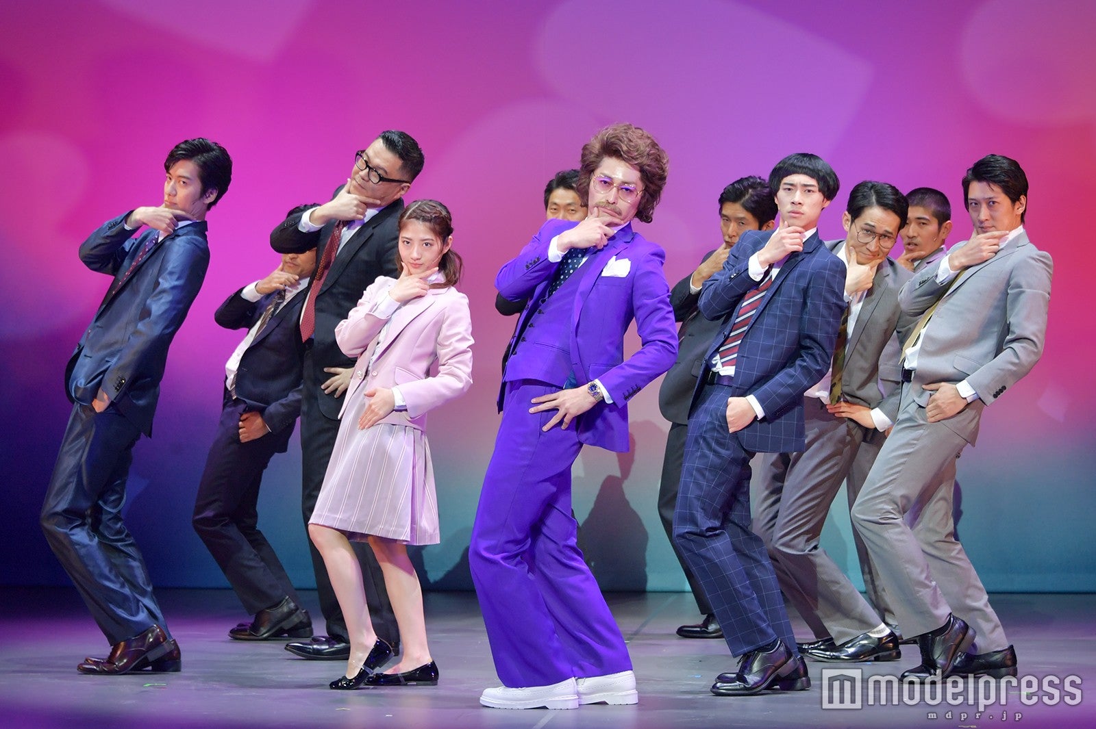 楽しい歌とダンスも見どころの舞台『スマートモテリーマン講座』（C）モデルプレス