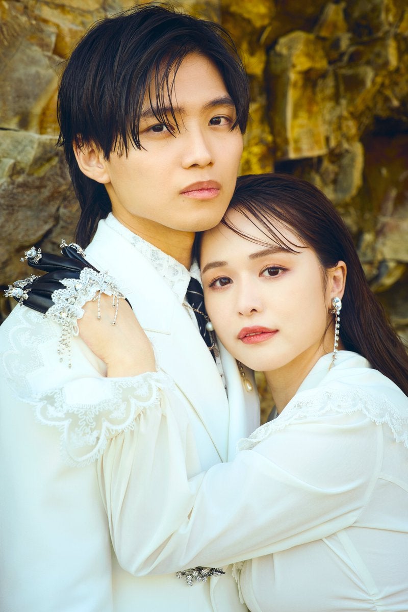 ゆうこす“元ぼくりり”たなかと結婚発表 密着ショットで報告「愛することの意味を教えてくれました」